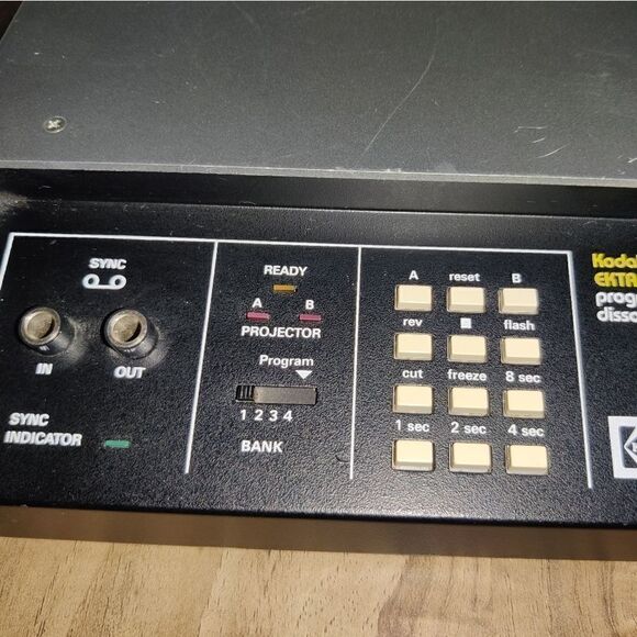 Kodak Ektagraphic programmable dissolve control for two Kodak slide projectors. - Picture 9 of 9
